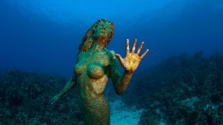 The sunken mermaid Amphitrite statue at Sunset House
